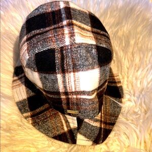 341.  Steve Madden Plaid Bucket Hat -One Size